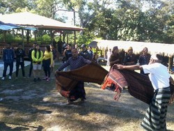 Wedho Wanda Memulai Puncak Acara Festival Danau Kelimutu
