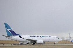 Melecehkan Seorang Nenek di Pesawat, Turis Kanada Ditangkap Polisi