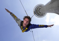 8 Lokasi Bungee Jumping Tertinggi di Dunia (2)