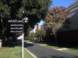 Menyambangi Markas Besar Walt Disney