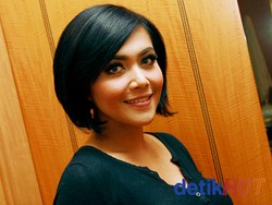 Soal Perceraian, Denada Ingin Kuat Seperti Ayu Ting Ting