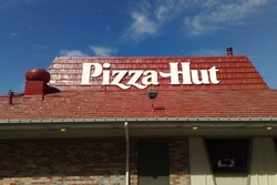 Pesanan Lewat Telepon Terus Turun, Call Center Pizza Hut Ini Ditutup