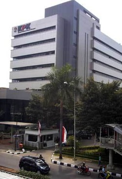 Pemerintah Terima Barang Gratifikasi KPK, Tas LV Hingga Akik Red Raflessia
