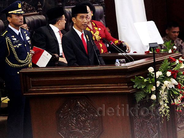 Jokowi Sampaikan Nota Keuangan 2016