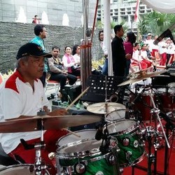 Pag-pagi, Basuki Senam Bareng PNS Hingga Pukul Drum dan Dangdutan
