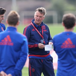 Van Gaal Tak Tahu Starting XI Terbaik MU
