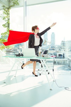 Wanita Perkasa di Antara Kaum Pria