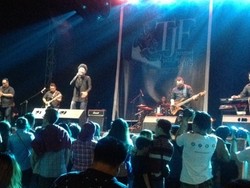 Kunto Aji Ajak Karaoke Para Jomblo di Tangsel Jazz Festival 2015