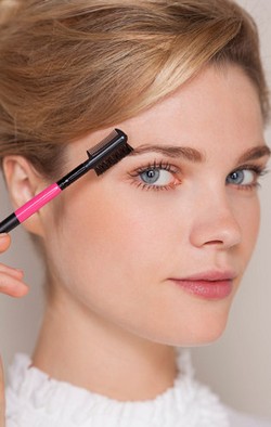 Tips Merias Wajah ala Model Dari Makeup Artist Internasional MAC