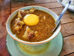 Pallubasa dan Mie Titi, Nikmatnya Hidangan Makassar yang Penuh Bumbu