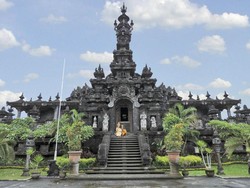 Simbol Tanggal Kemerdekaan RI di Monumen Bajra Sandhi, Bali