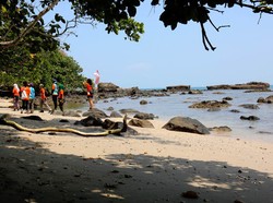 Legenda Kutukan & Misteri Guci di Pantai Guci Batu Kapal