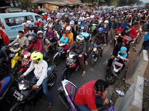 Jalan Kalimalang Macet