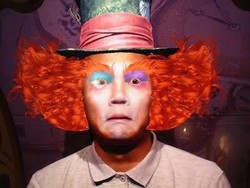 Alice Through the Looking Glass, Ketika Mad Hatter Berubah Kelam