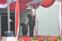 Rizal Ramli Pimpin Upacara HUT ke-70 RI