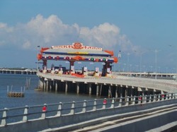 Bangganya Menteri Basuki, RI Akhirnya Punya Jalan Tol di Luar Jawa