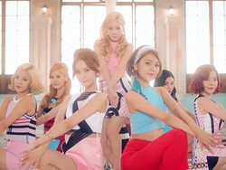SNSD Kencan dengan Singa di Video Lion Heart