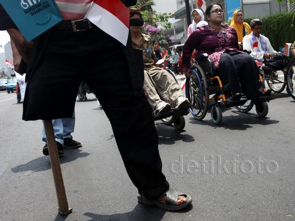 Penyandang Disabilitas Gelar Karnaval Budaya