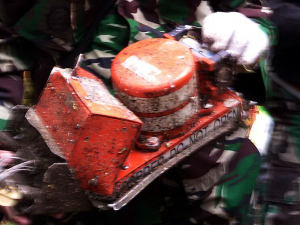 Black Box Trigana Air Ditemukan