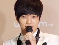 L Infinite Jadi Penyayang Hiu di Debut Film Layar Lebar