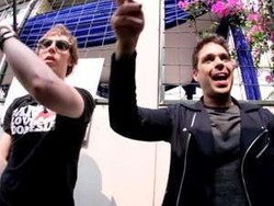 Arkarna Jadi Musisi Asing Pertama yang Bawakan Lagu Nasional Indonesia