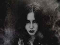 ABYSS, Sisi Gelap nan Absurd dari Chelsea Wolfe