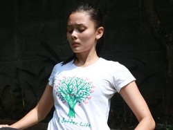 Tiara Westlake Kesal dengan Bentuk Pahanya