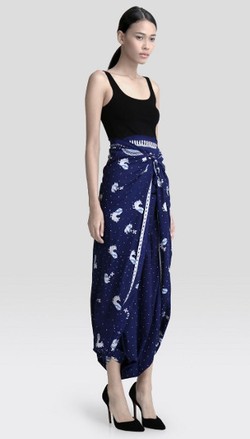 Sejauh Mata Memandang, Brand Batik Unik Buatan Chitra Subyakto