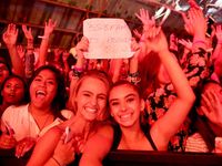 5 Seconds of Summer Bikin Para ABG Kelepek-kelepek