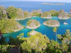 8 Destinasi Cantik Buat Island Hopping di Indonesia (2)