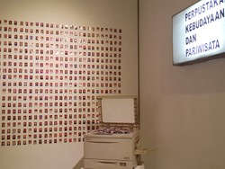 Unik! Tumpukan Arsip CPNS yang Gagal Jadi Seni Instalasi