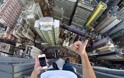 Traveler Ini Keliling Dunia Memanjat Gedung Seperti Monyet