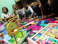Perpustakaan dan Layanan Kesehatan di Pasar Manggis
