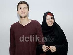 Diminta Risty Mediasi, Stuart Collin Bawa Dua Ustad