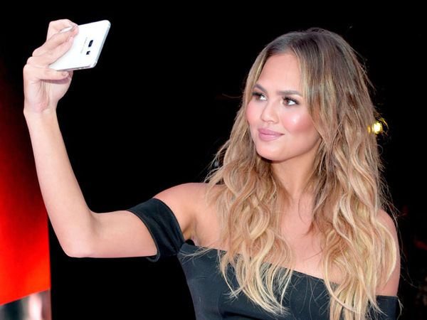 Ber-selfie Ria Bareng Chrissy Teigen