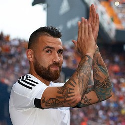 City Resmi Gaet Otamendi