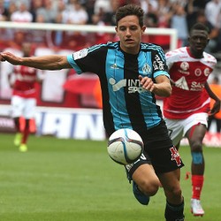 Newcastle Dapatkan Thauvin, Pinjamkan Cabella