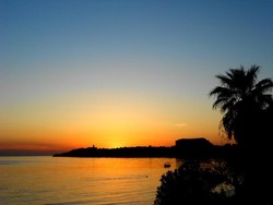 Sunset Penenang Hati di Tepi Selat Dardanella, Turki