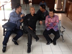 Sama-sama di PN Jaksel, Farhat dan Dhani Tak Saling Jumpa