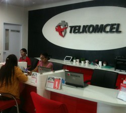 Telkomcel Bisa Kirim Uang Lewat Ponsel
