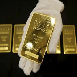 Jadi Tempat Pelarian Investor, Harga Emas Dunia Mulai Naik