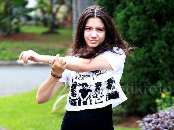 Boys, Intip si Cantik Cassandra Lee Olahraga Yuk!