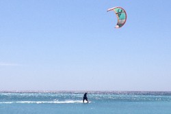 20 Negara Adu Kiteboarding di Pulau Tabuhan, Banyuwangi