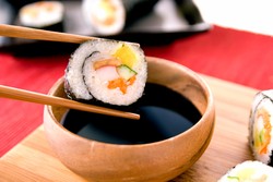 Yuk, Bikin Kimbab a la Korea dengan Isian Tuna yang Gurih!