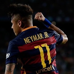 Neymar Dihubungkan dengan MU, Agen: Dia Bahagia di Barca