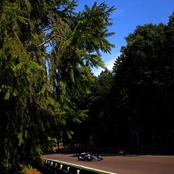 Hamilton Pole Lagi, Rosberg Start Kedua