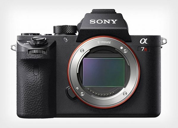 Membedah Jeroan Sony a7R II