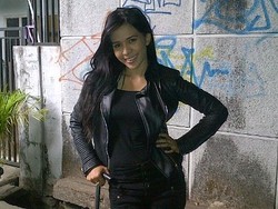 Cerita Veronica Sani Cicipi Stripping Sinetron Pertama Kali