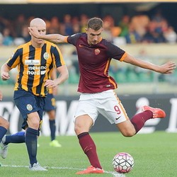 Penilaian Garcia soal Debut Dzeko dan Salah