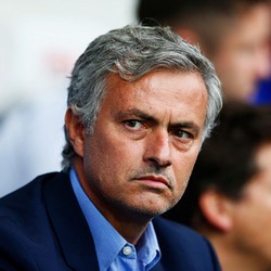 Ditanya Soal Kartu Merah Terry, Ini Jawaban Mourinho